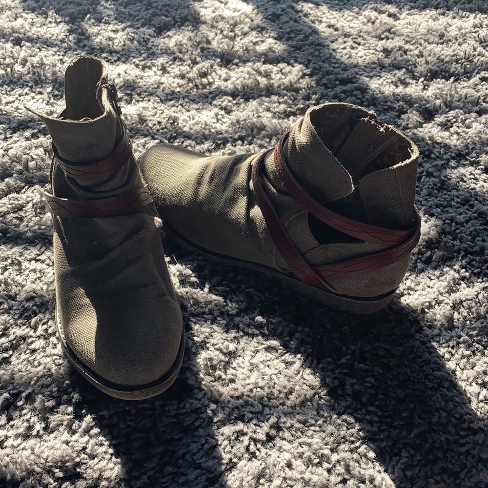 Blowfish boots